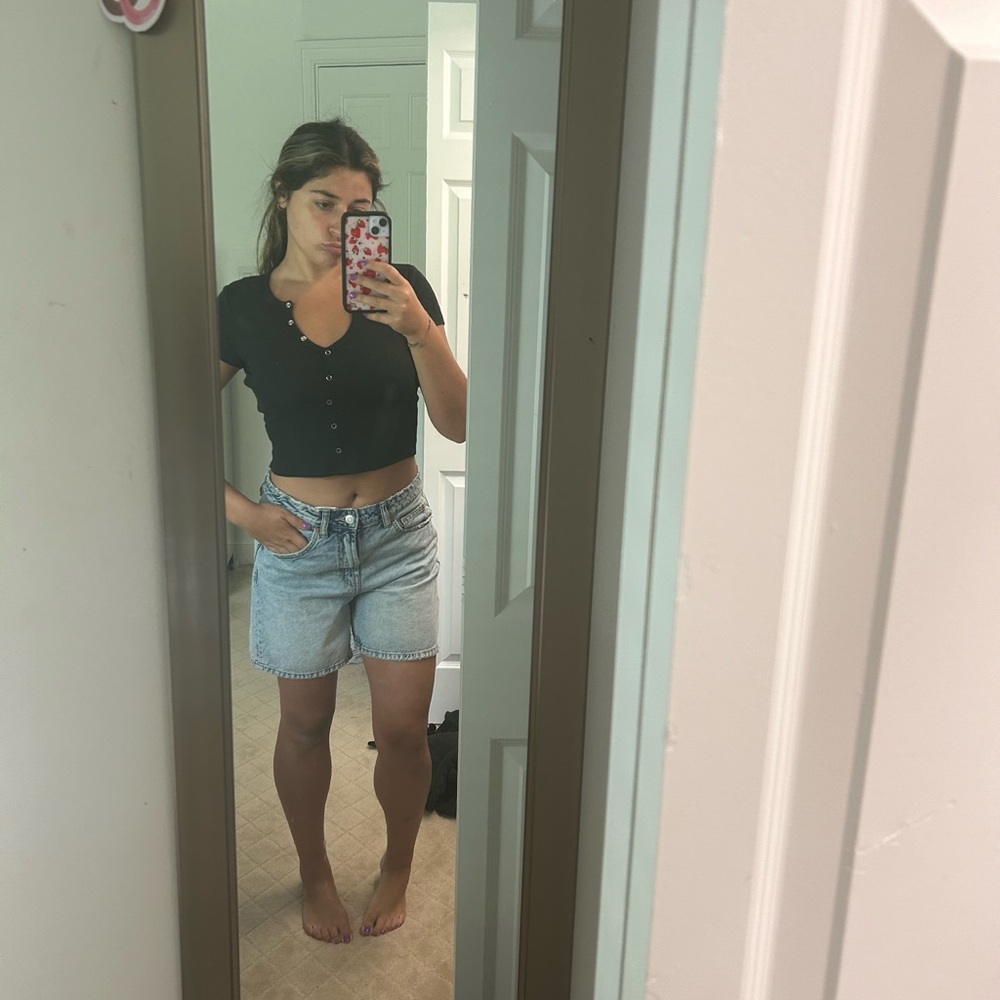 Black crop top